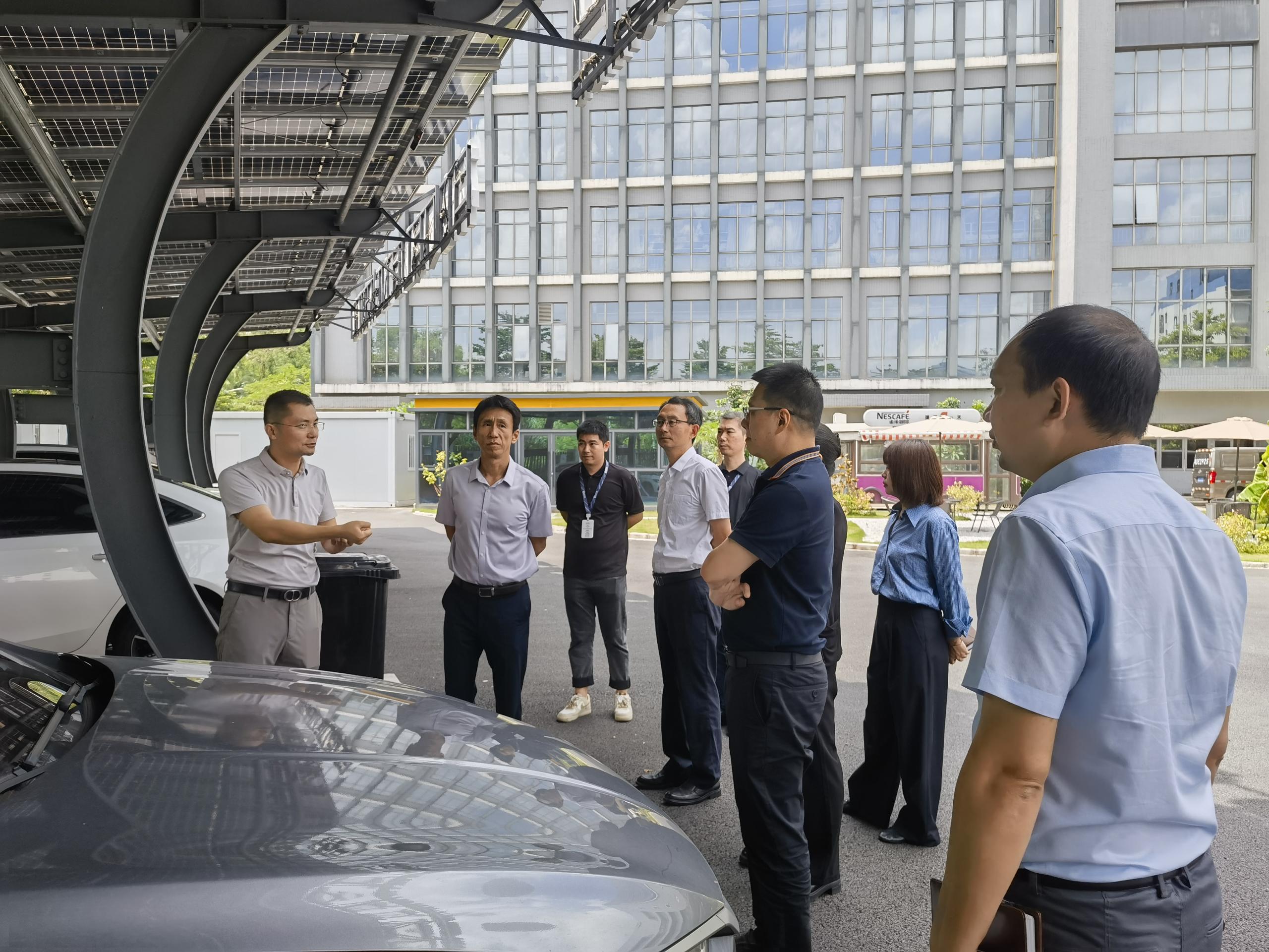 深物业集团一行莅临jinnianhui今年会考察交流，共筑“绿色低碳”新篇章